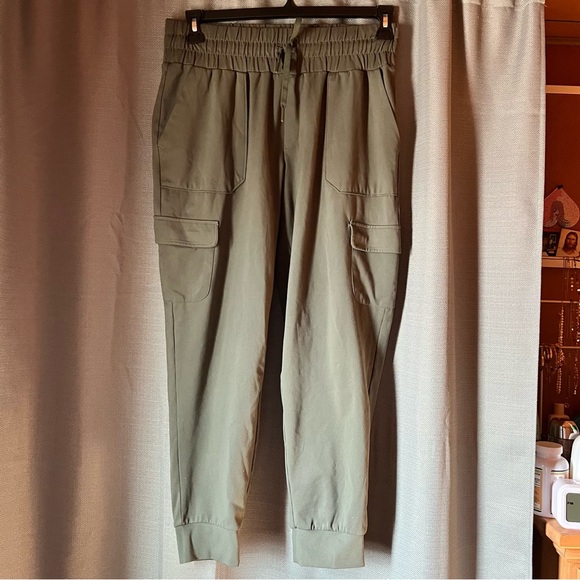 🎉HP🎉 Mondetta Army Green Cargo Jogger Pants - Picture 2 of 12